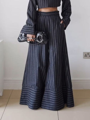 Pantalon ample rayé à jambes larges, à empiècements