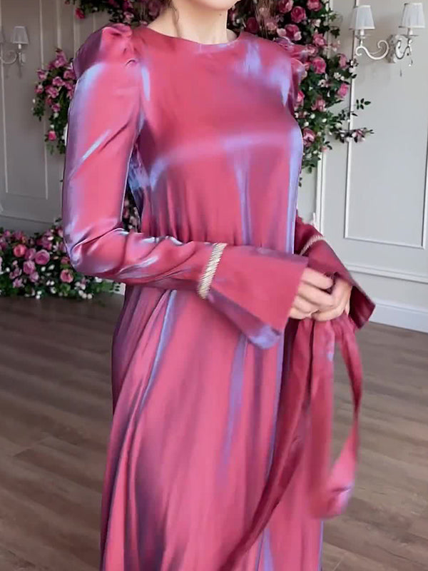 Robe longue plissée coupe trapèze, à manches longues, à taille nouée, à fermeture éclair, à col rond, couleur unie