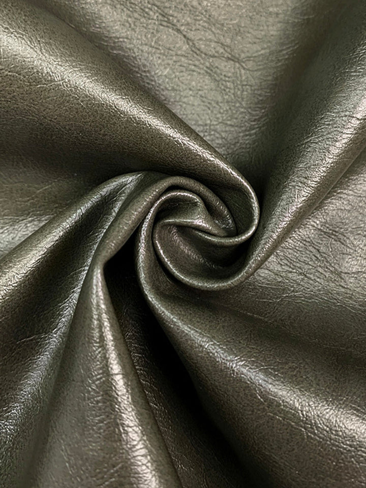 Jupe fendue sur le côté coupe droite, taille haute, à poches, à empiècements, à fermeture éclair, couleur unie