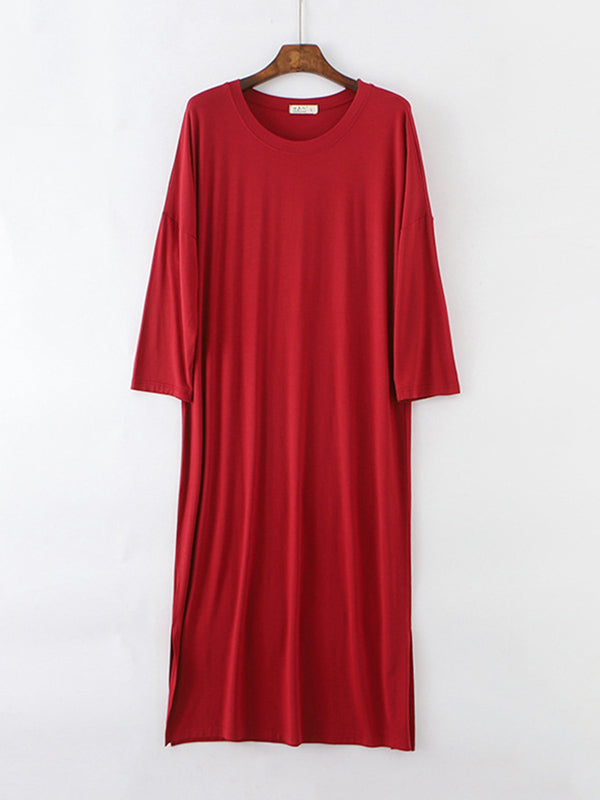 Robe pyjama ample en modal à manches longues et fente sur le côté
