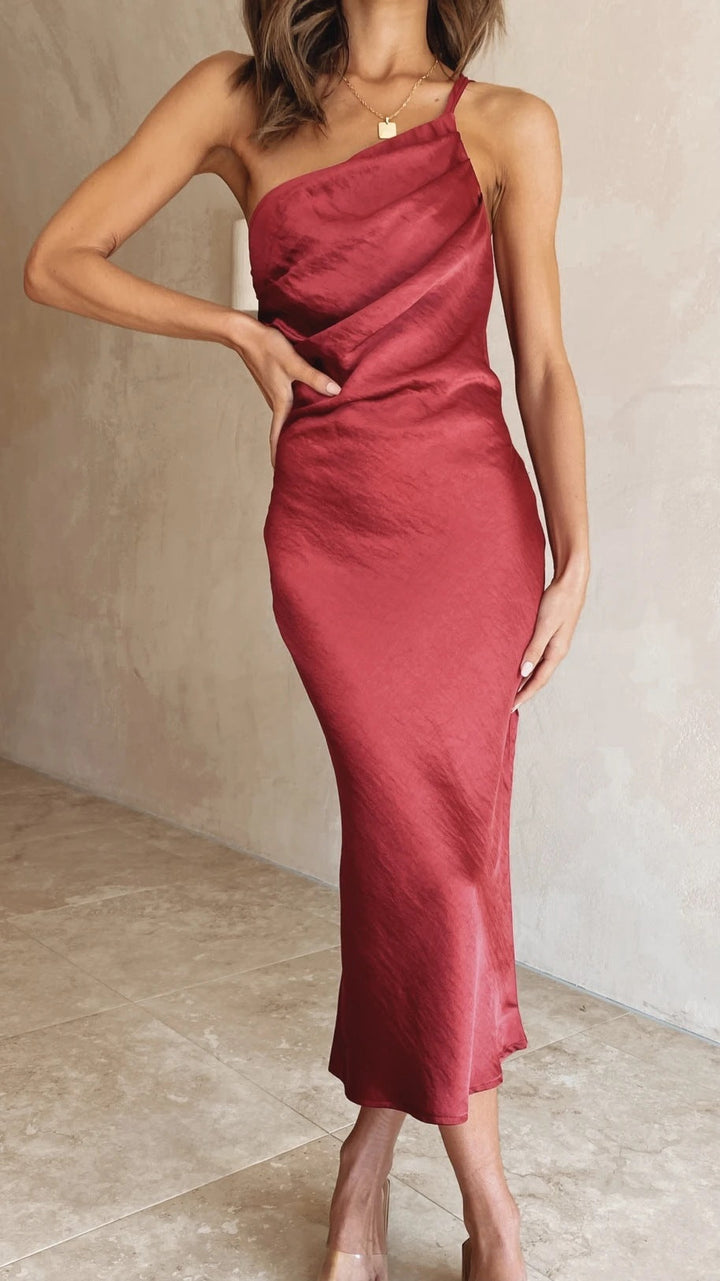 Sofia - Robe midi à épaule unique en satin avec drapé élégant
