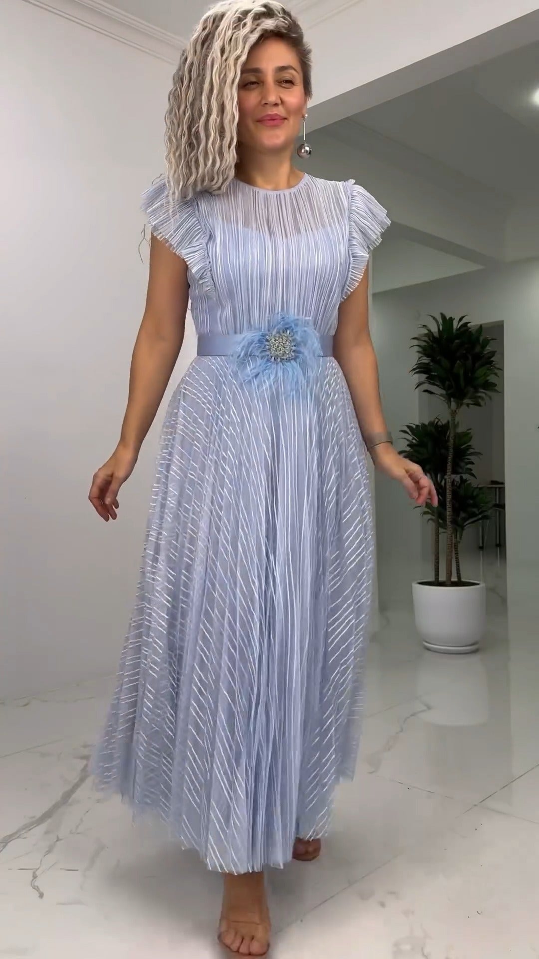 KEVI - ROBE MAXI PLISSÉE AVEC CEINTURE
