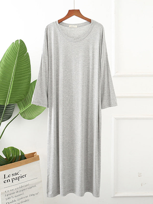 Robe pyjama ample en modal à manches longues et fente sur le côté