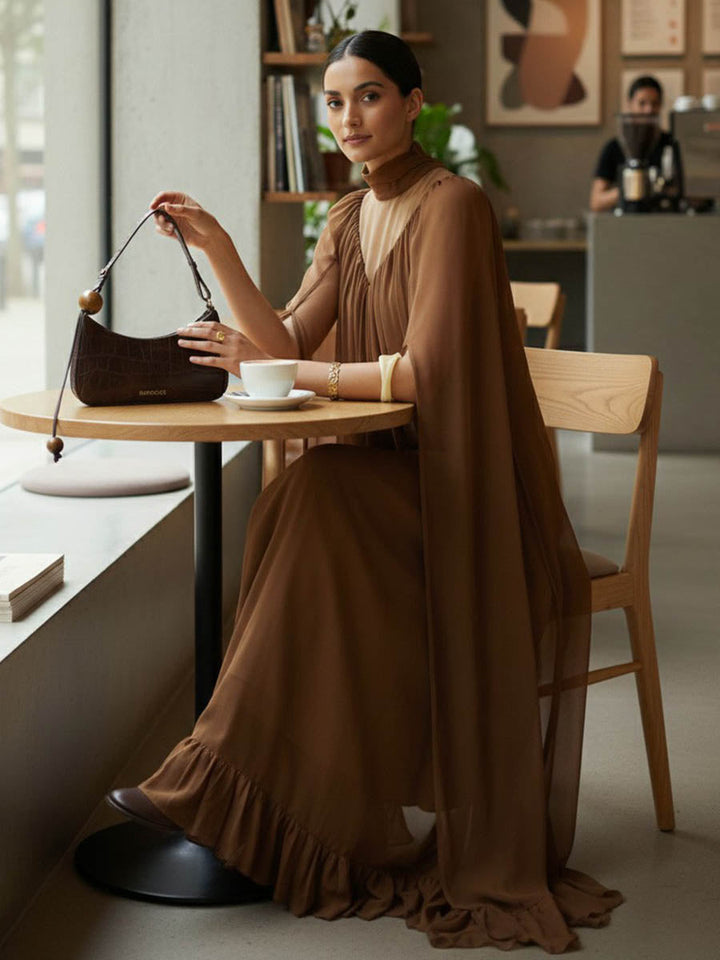 Robe longue superposée plissée volantée transparente style cape, à coupe irrégulière, à empiècements, à col haut, couleur unie