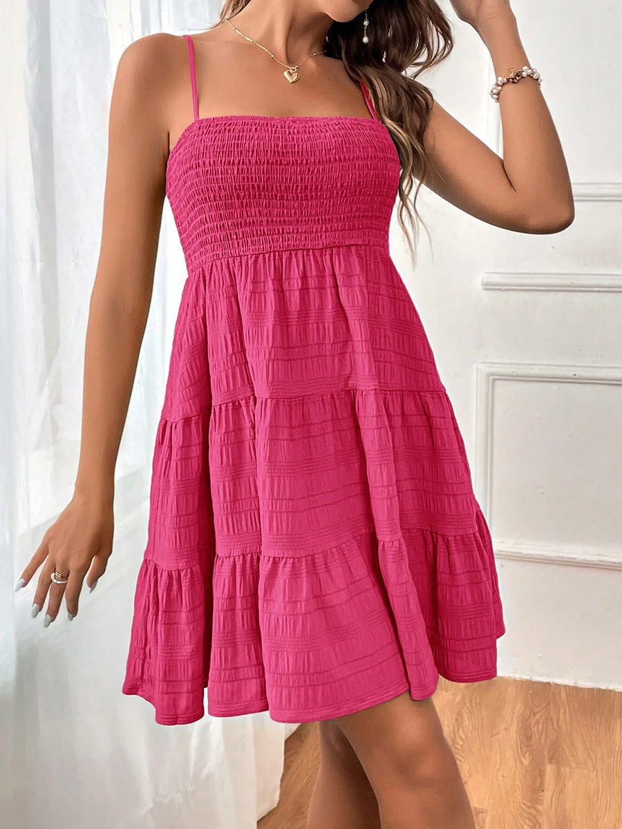 Robe courte plissée à taille élastique, taille haute, à empiècements, à fines bretelles, couleur unie