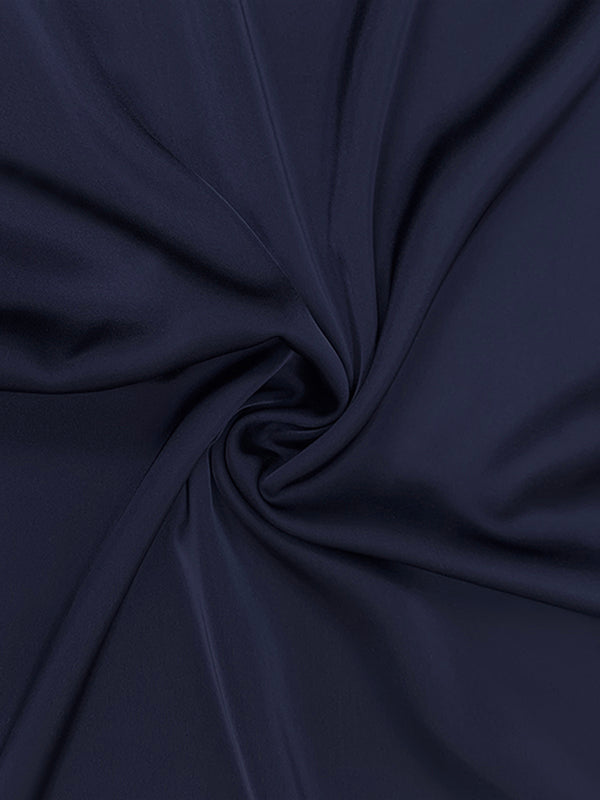 Robe longue ample à manches raglan, à empiècements, à taille nouée, à col haut, couleur unie