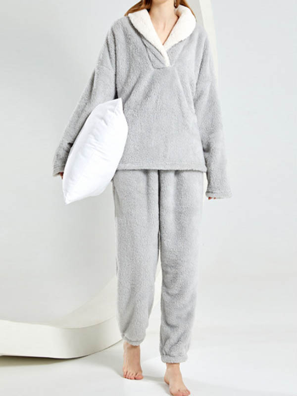 Ensemble pyjama deux pièces en molleton corail à col en V + pantalon