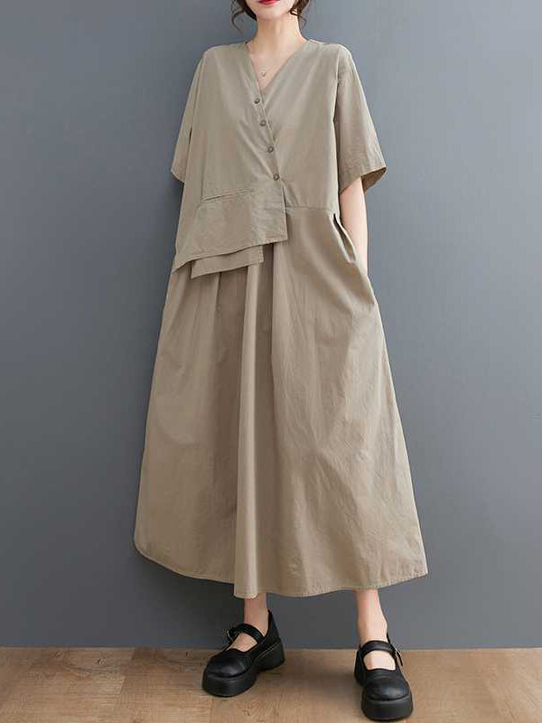 Robe mi-longue ample plissée à manches courtes, à empiècements, à col en V, couleur unie