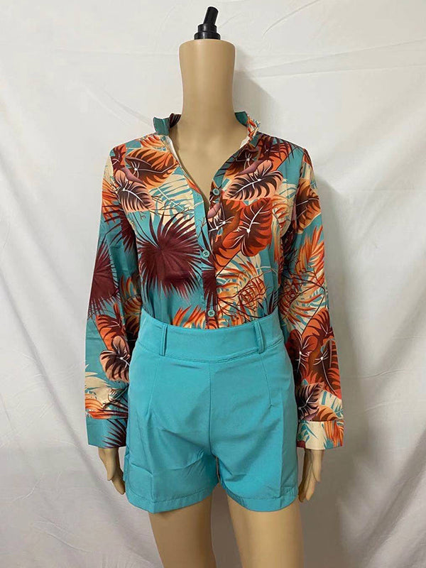 Ensemble deux pièces boutonné à manches longues, à imprimé floral, à décolleté en V profond, avec ceinture – chemise + haut + short
