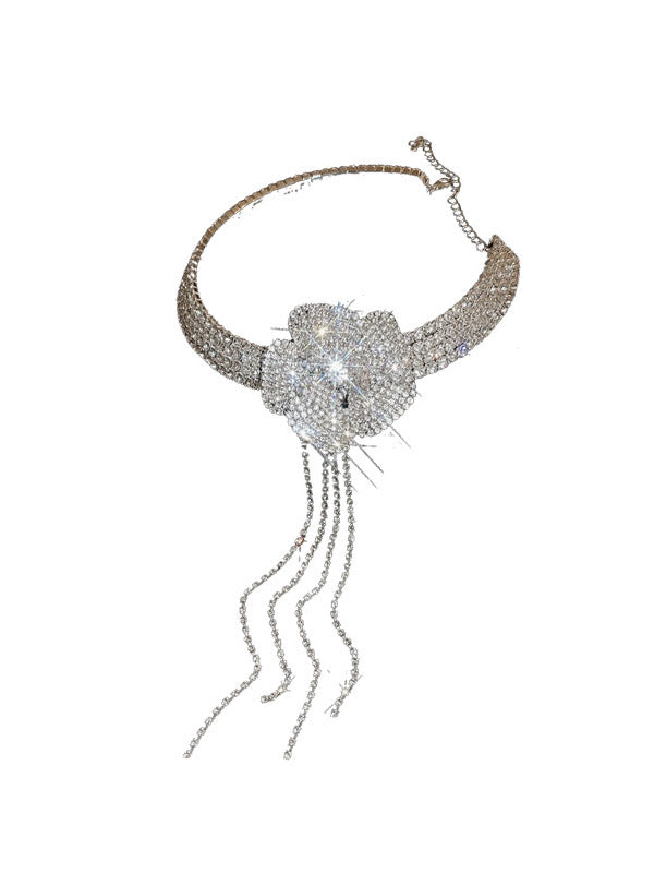 Collier en forme de fleur, à strass, à pompons
