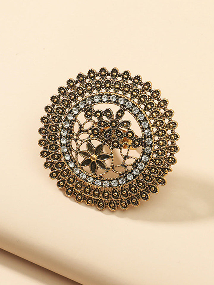 Bague géométrique ajourée en forme de fleur