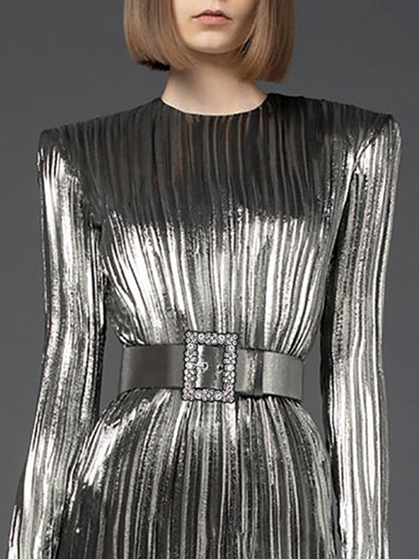 Robe courte plissée coupe trapèze, à manches évasées, avec ceinture, à col rond, couleur unie