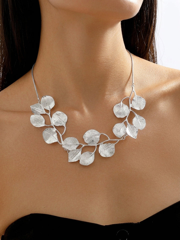 Collier en forme de feuilles