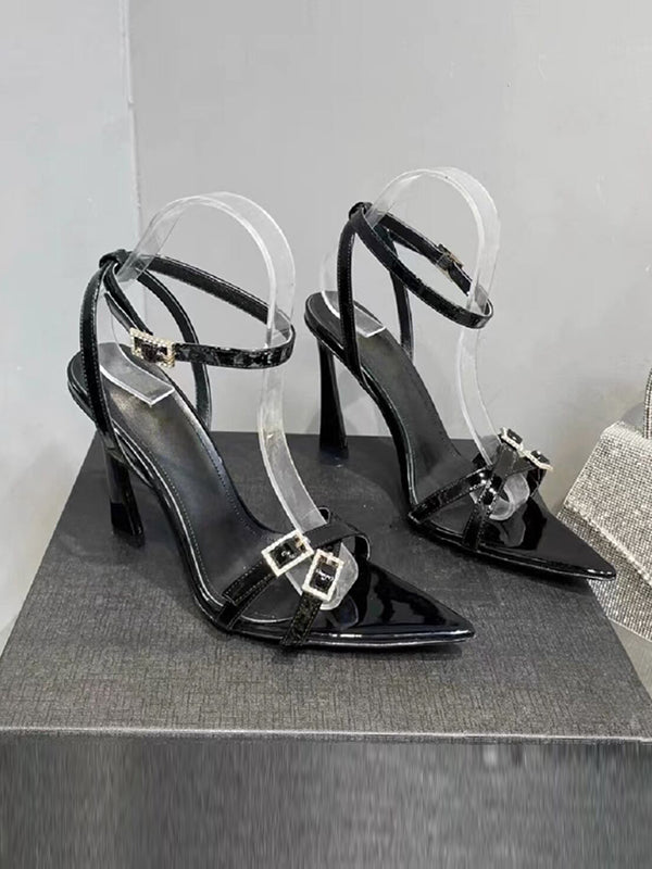 Sandales à talons à boucle de ceinture, à bout ouvert, à empiècements