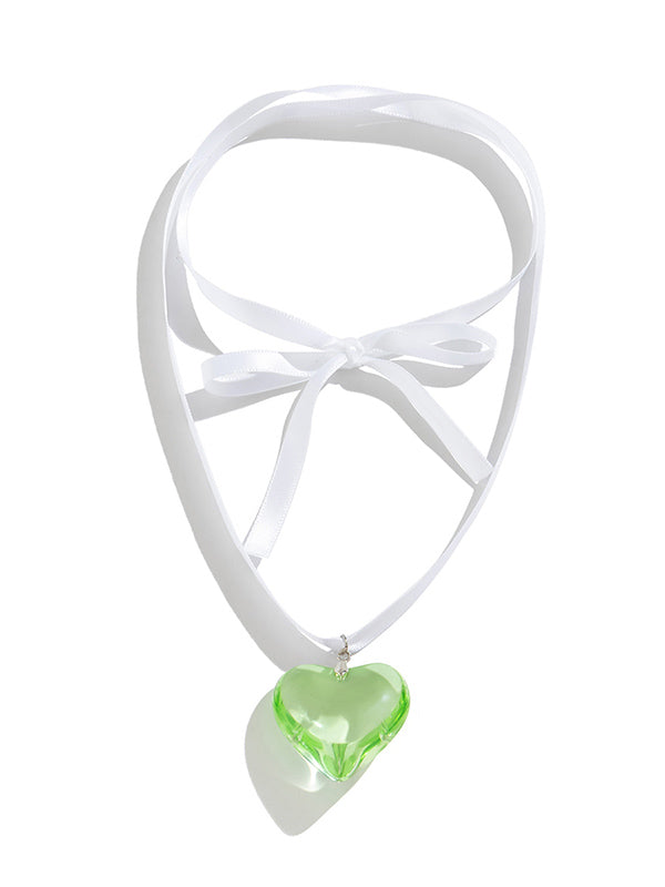 Collier noué en forme de cœur, à rubans