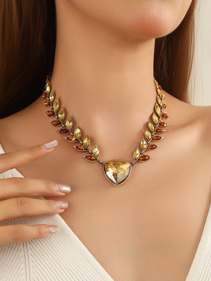 Collier à chaîne, en forme de feuilles, à strass
