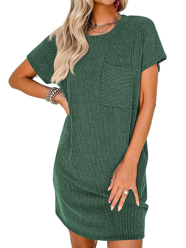 Robe courte ample rayée coupe trapèze, à poches, à empiècements, à col rond, couleur contrastée