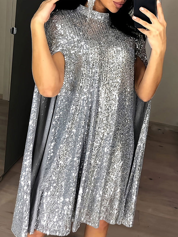 Robe courte brillante style cape, à manches longues, à sequins, à empiècements, à col cheminée