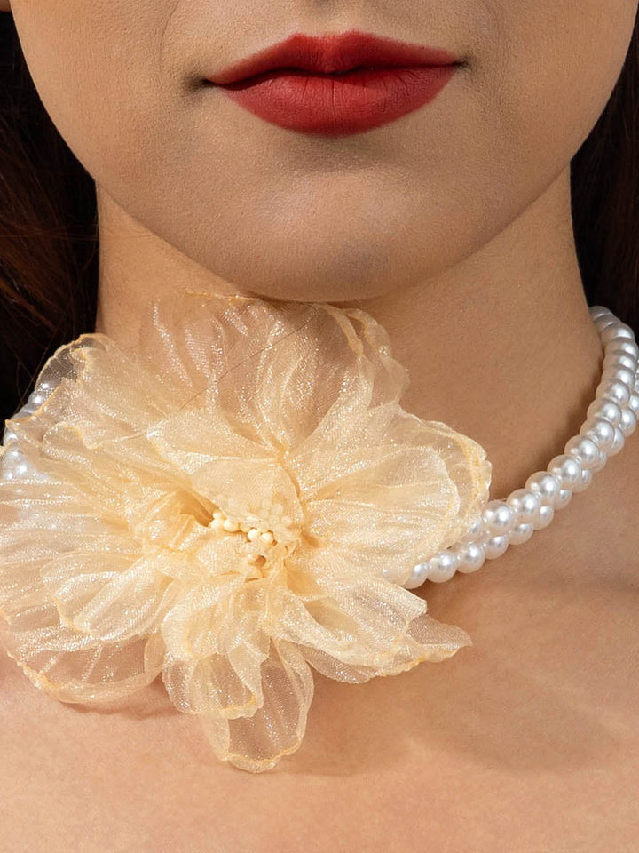 Collier en forme de fleur