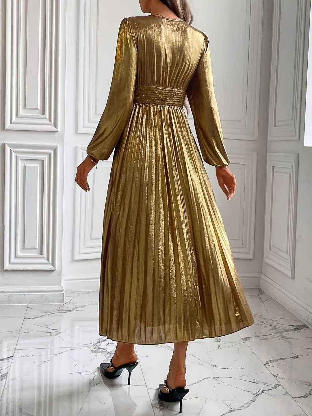 Manches longues plissées brillantes smockées col en V profond robes longues