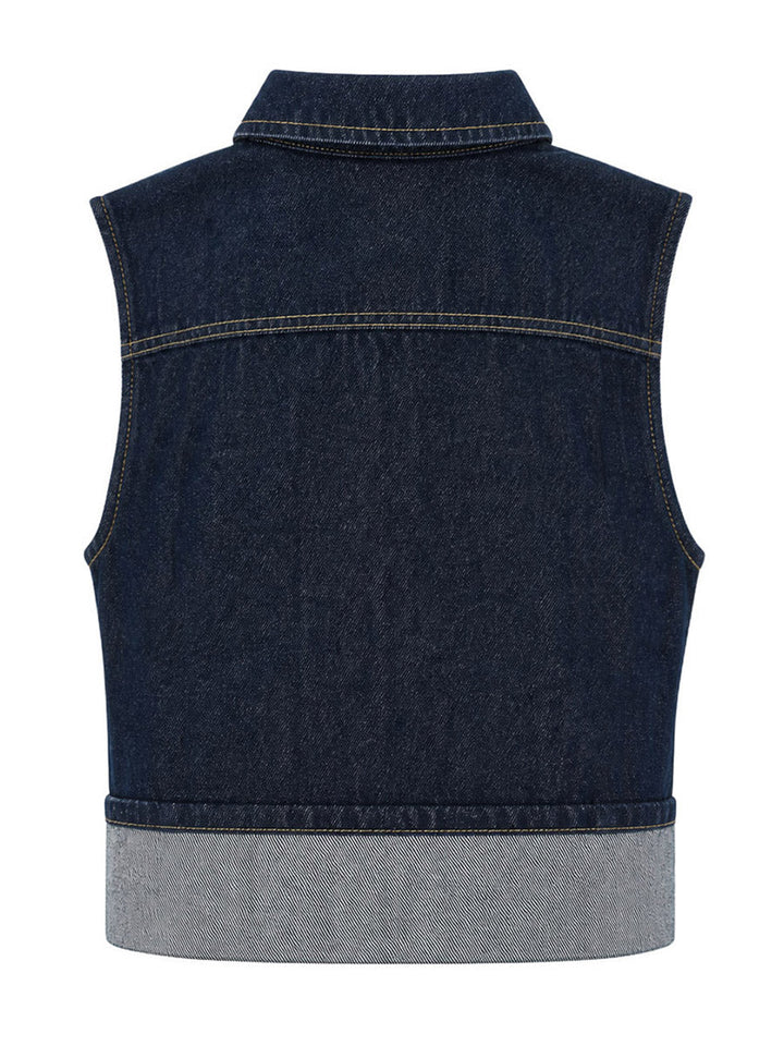 Gilet sans manches ample boutonné plissé à empiècements, à col revers