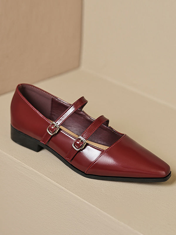 Chaussures plates à empiècements et bout pointu avec boucle de ceinture Mary Janes