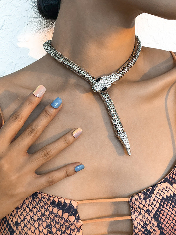 Collier élégant en forme de serpent
