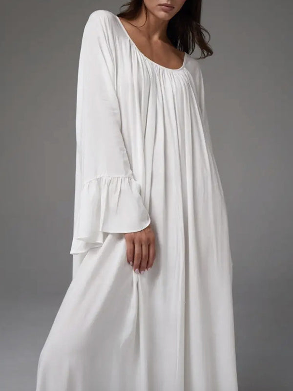 Robe longue ample plissée à manches évasées, à empiècements, à col rond, couleur unie