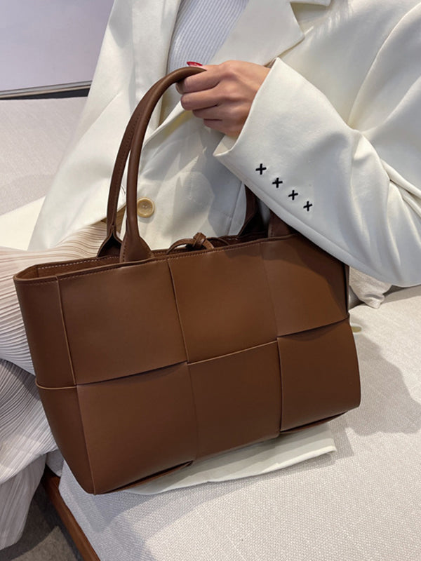 Sacs à bandoulière tissés à empiècements de couleur unie