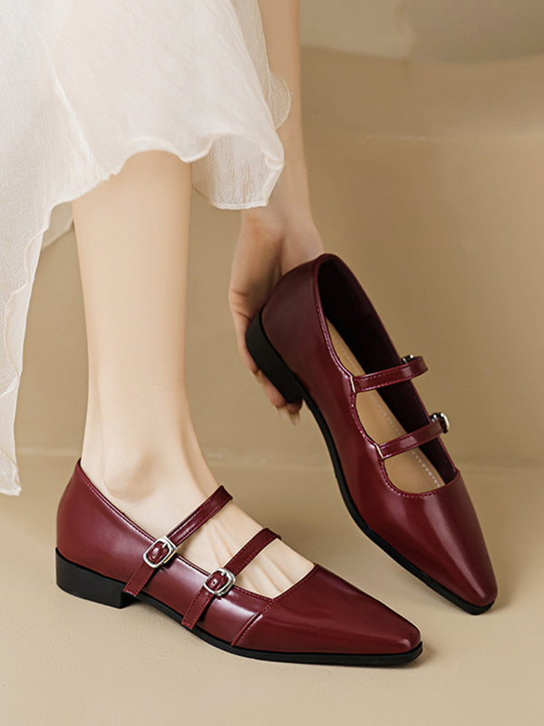 Chaussures plates à empiècements et bout pointu avec boucle de ceinture Mary Janes