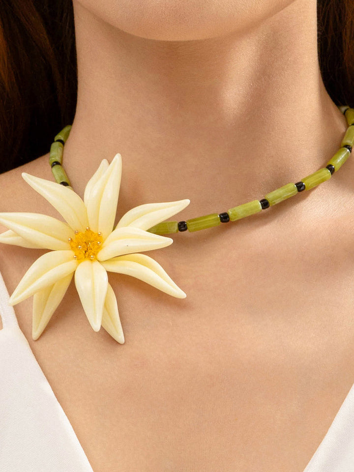 Collier en forme de fleur