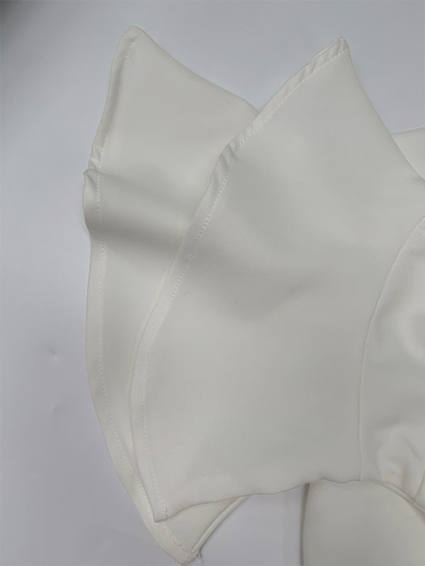 Robe longue brillante coupe trapèze, à manches évasées, à empiècements, à col carré, couleur unie