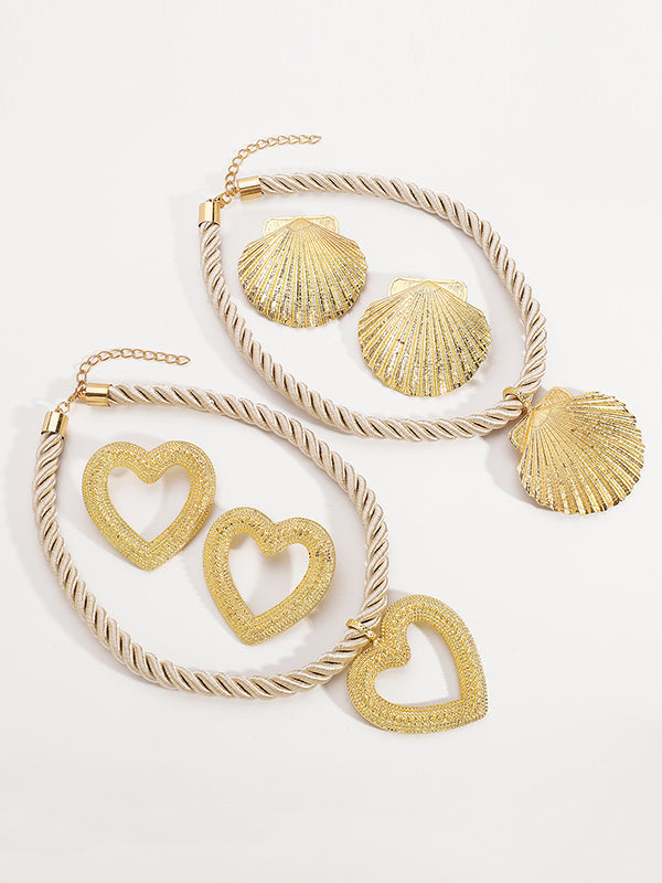 Parure boucles d'oreilles pendantes et collier en forme de cœur