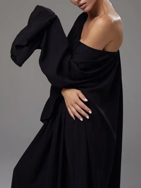 Robe longue ample plissée à manches évasées, à empiècements, à col rond, couleur unie
