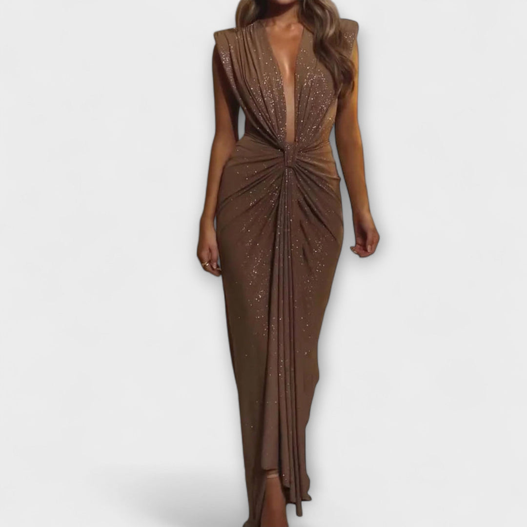 "Thea - Robe maxi avec décolleté en V profond" pourrait être réécrit comme "Thea - Élégante robe maxi avec un décolleté en V séduisant".