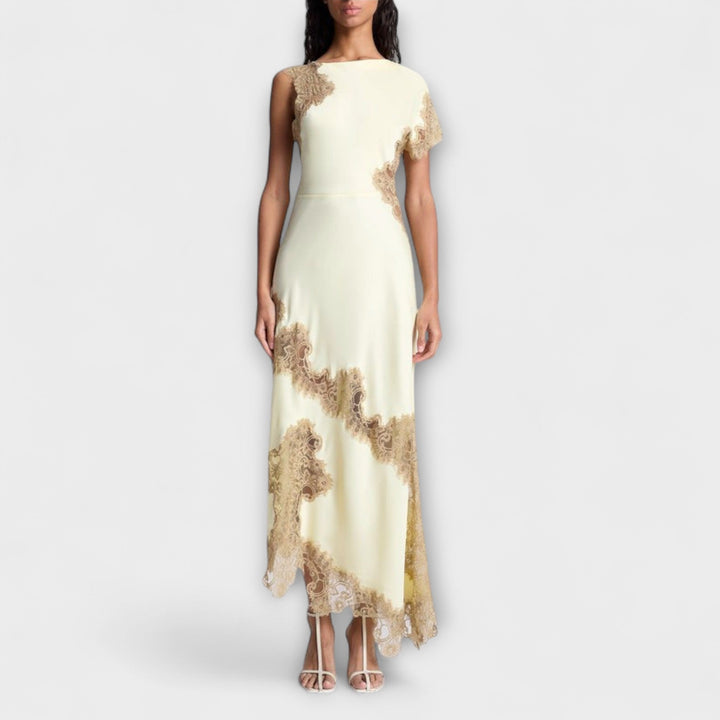 Margaret - Robe maxi avec des accents en satin et en dentelle