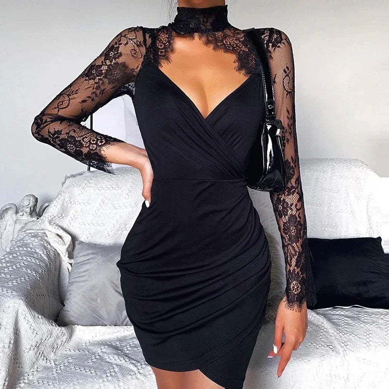 Andrea | Robe mini intemporelle avec détails en dentelle