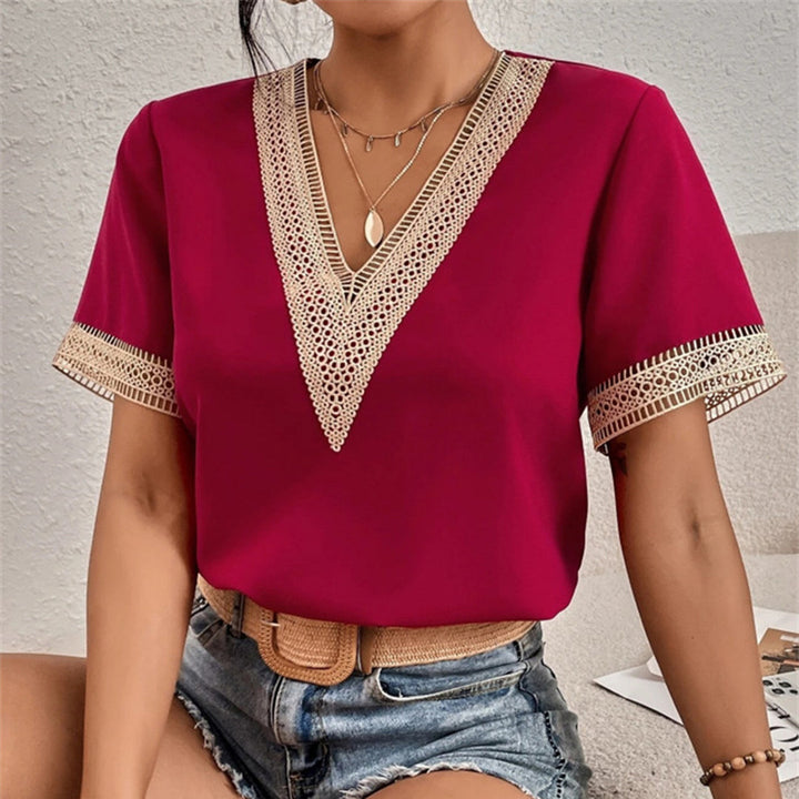 T-shirt pour femmes avec décolleté en V – coupe régulière et style polyvalent