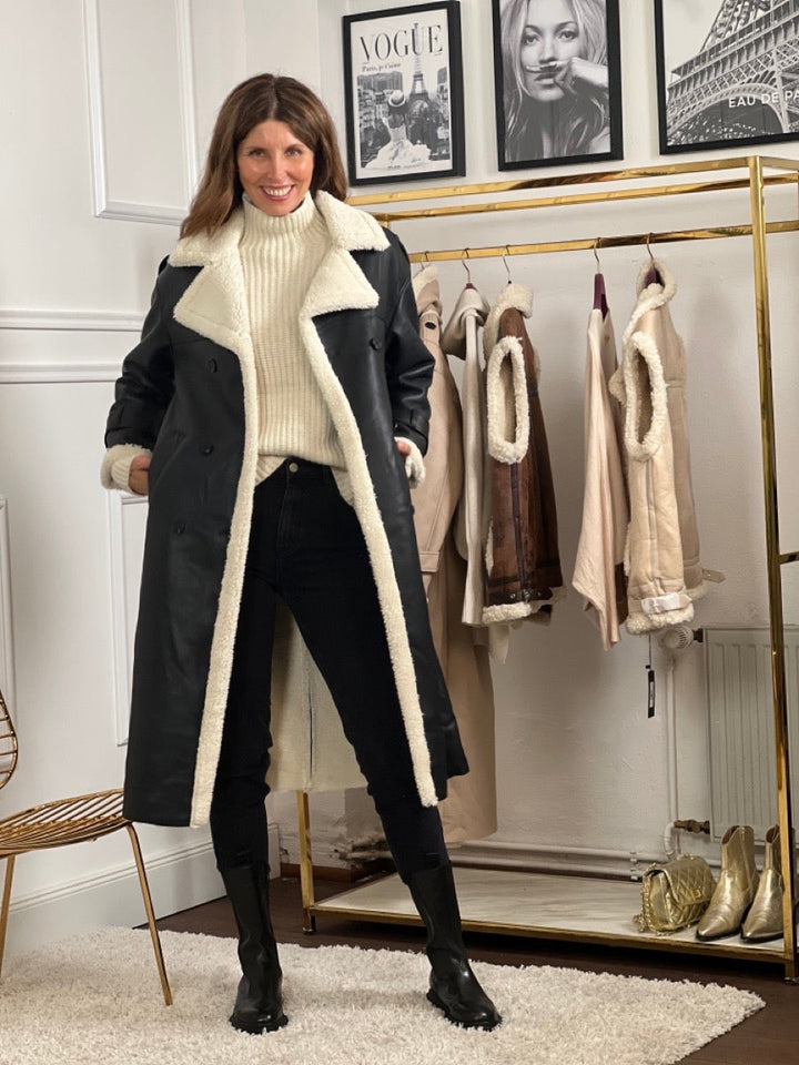 Manteau en shearling à double boutonnage avec ceinture – pour femmes