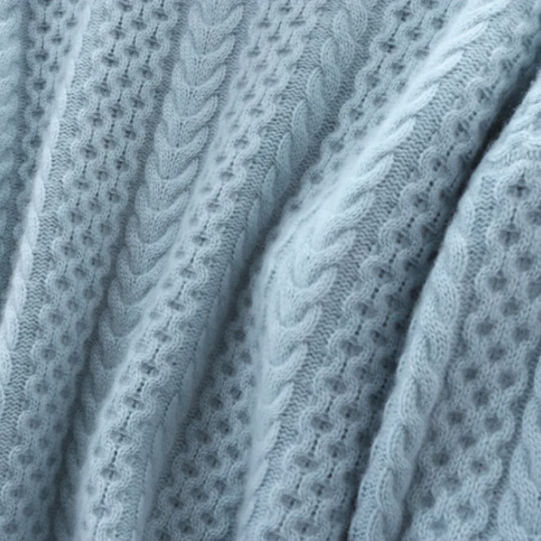 Pull à col roulé pour femmes avec motif en torsades