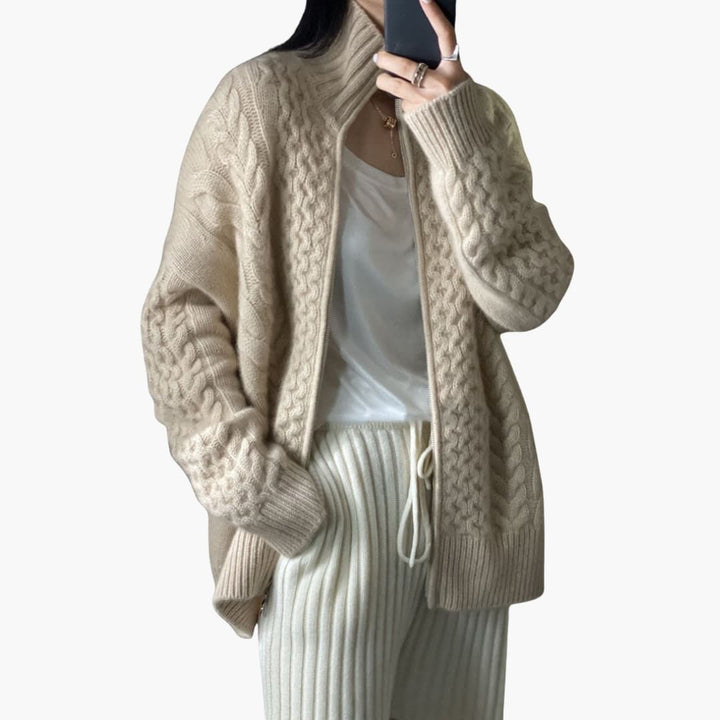 Veste en tricot pour femmes avec col haut et fermeture éclair
