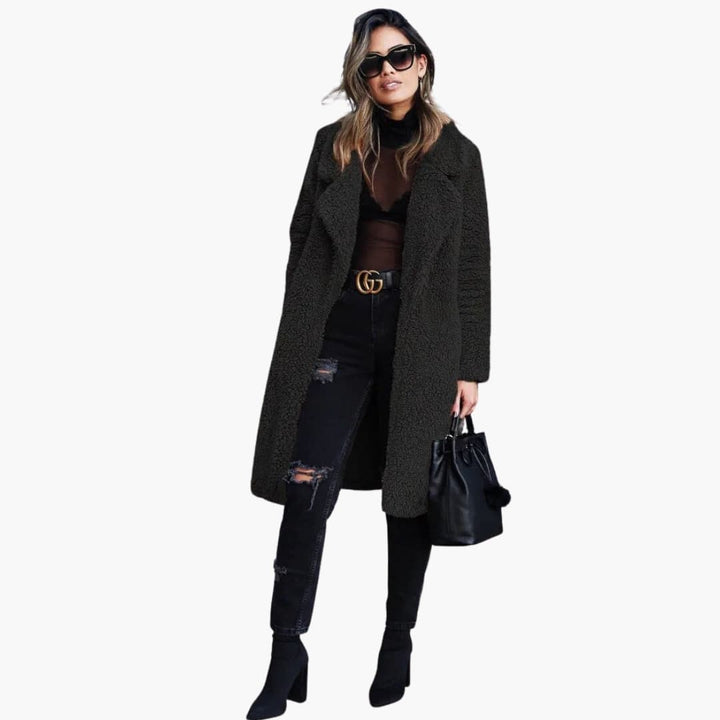 Manteau en peluche pour femmes long avec grand col et surface texturée