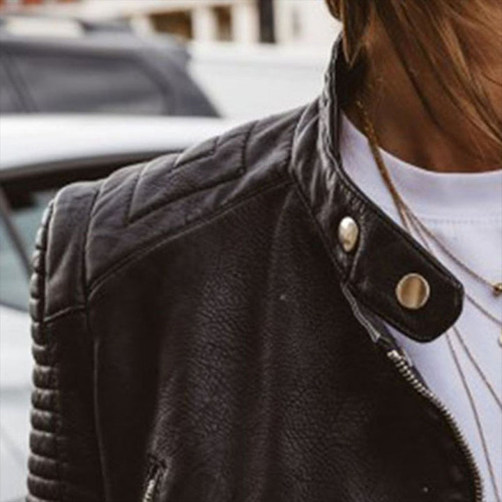 Veste de motard pour femmes cintrée avec fermeture éclair, coupe élégante, en cuir véritable