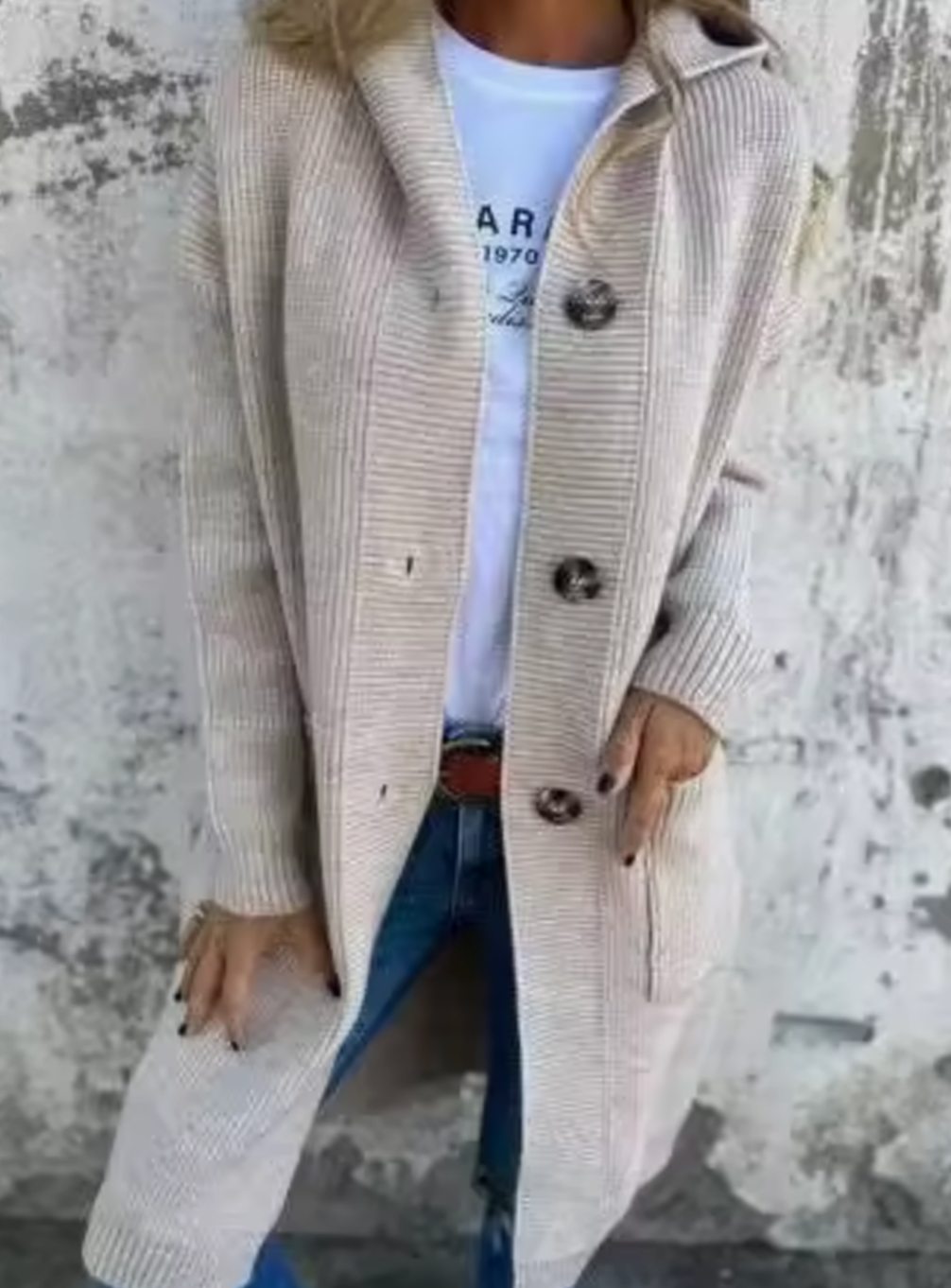 Manteau long en tricot pour femmes avec capuche et patte de boutonnage Cardigan élégant pour l'automne et la mi-saison