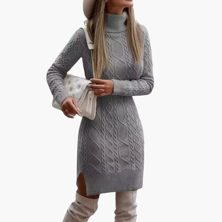 Robe pour femmes avec col roulé et motif en torsades