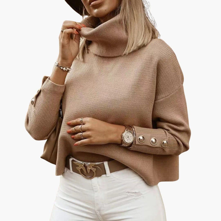 Pull femme à col roulé et manches à boutons