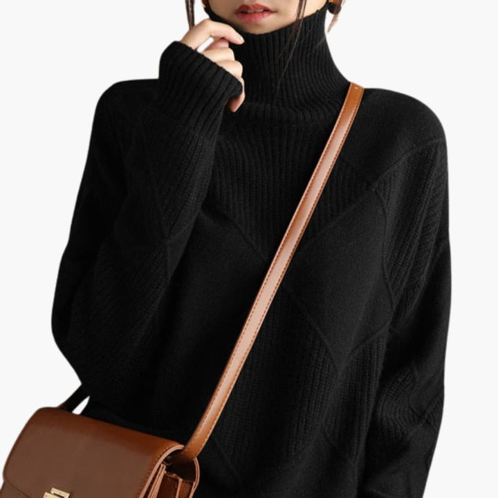 Pull pour femmes avec col roulé et inserts structurés