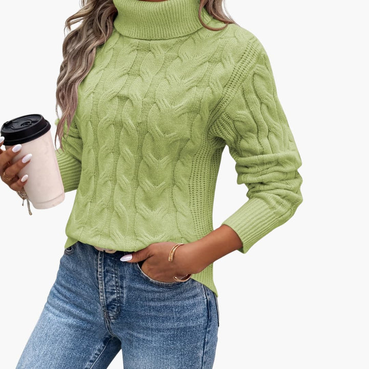 Pull pour femmes avec col roulé et motif en torsades