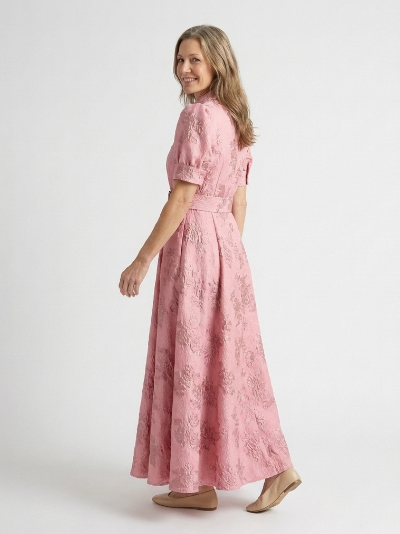 Xanthea | Robe maxi à manches courtes, cintrée, à texture florale