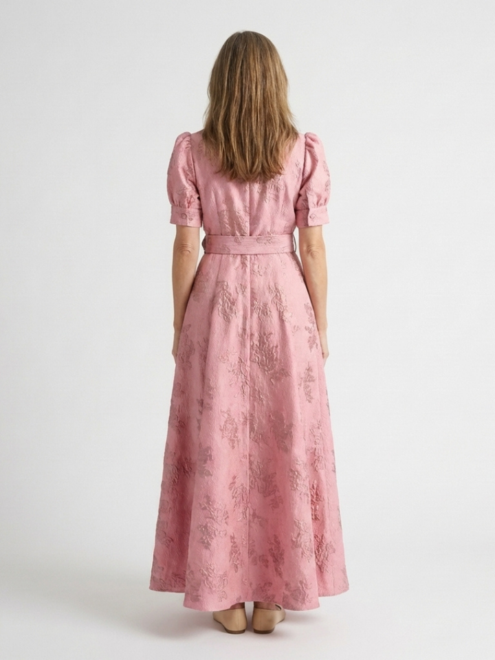 Xanthea | Robe maxi à manches courtes, cintrée, à texture florale